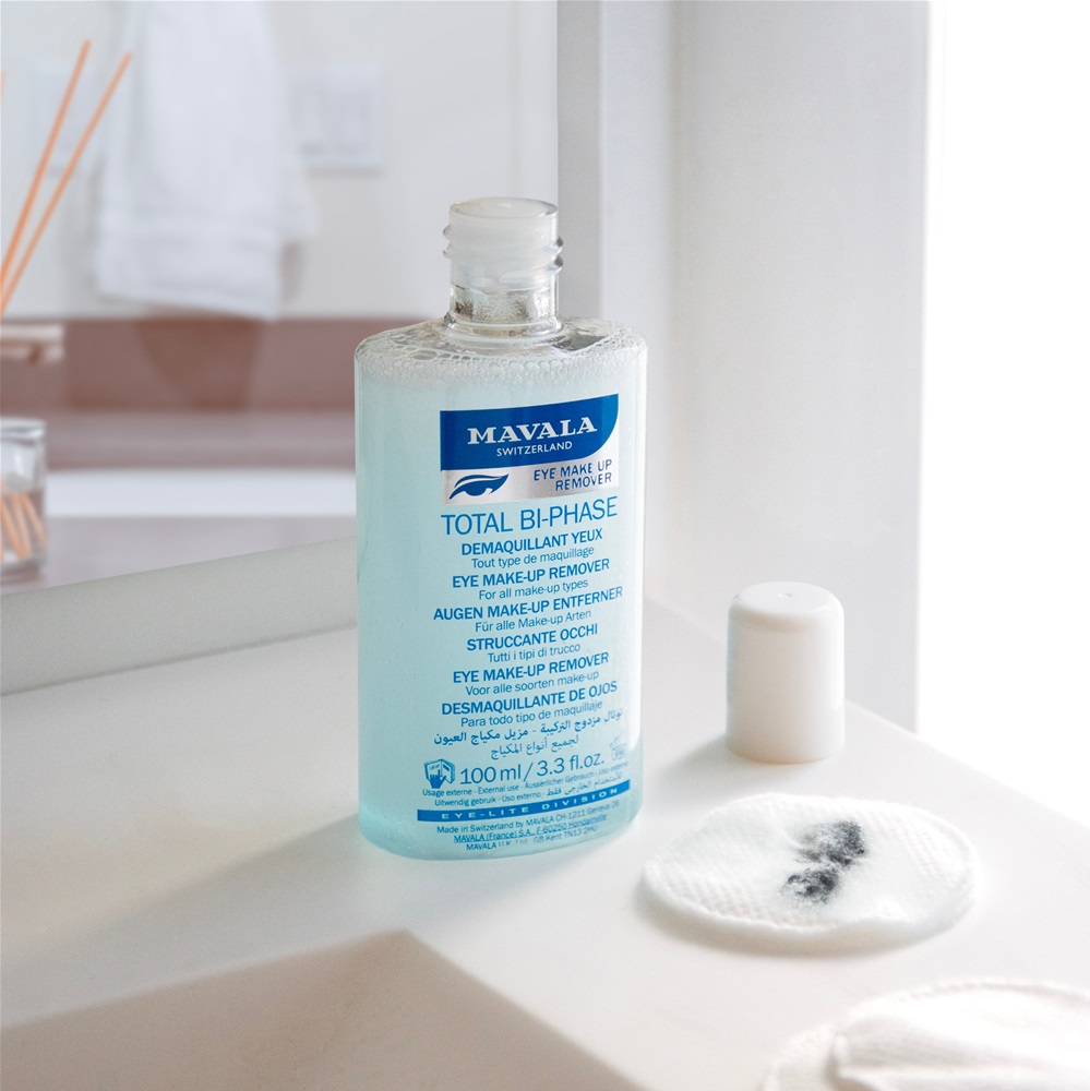 Bi-Phase eye make-up remover 